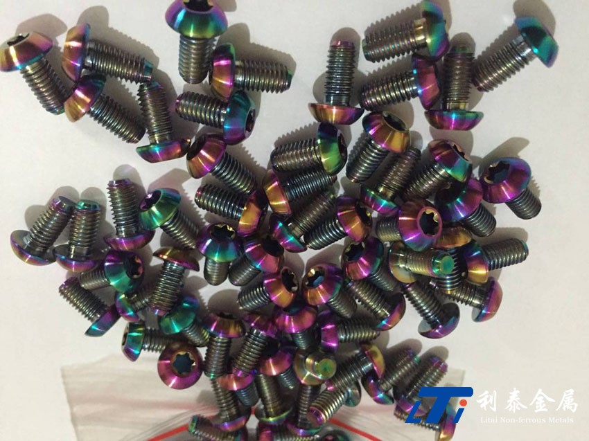 汽車(chē)輪轂鈦螺絲